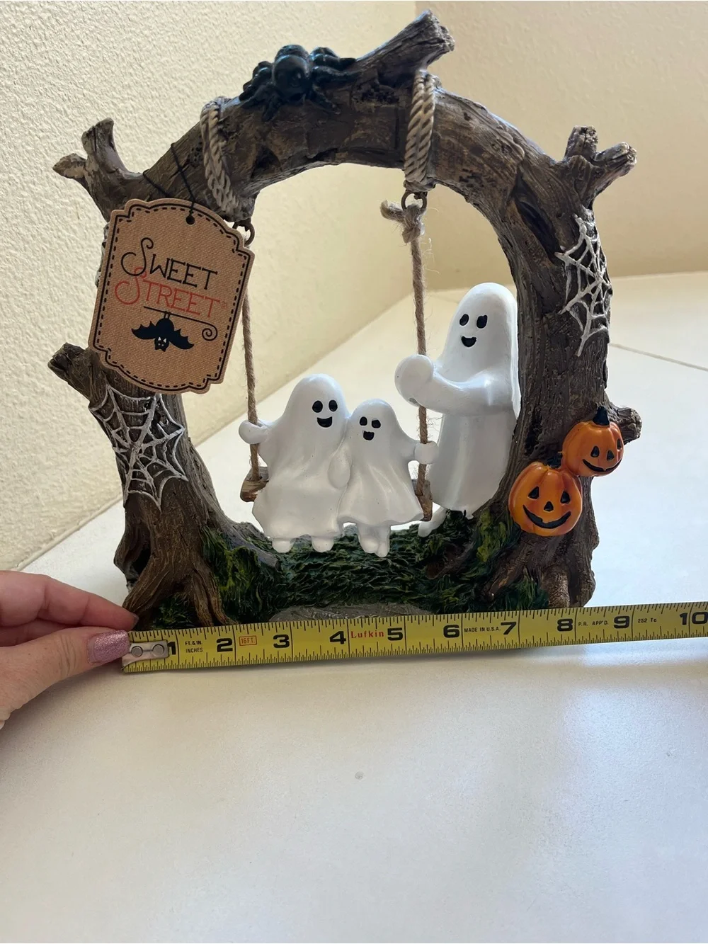 Sweet Street Ghost Family Tree Swing with Pumpkin/Spider/Web Halloween Figurine